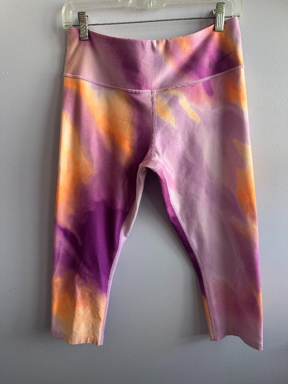 ⭐️ 4/$20 Nike Golf Purple & Orange Tie-Dye Capri Leggings Medium